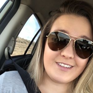 Meet your Posher, Lucy